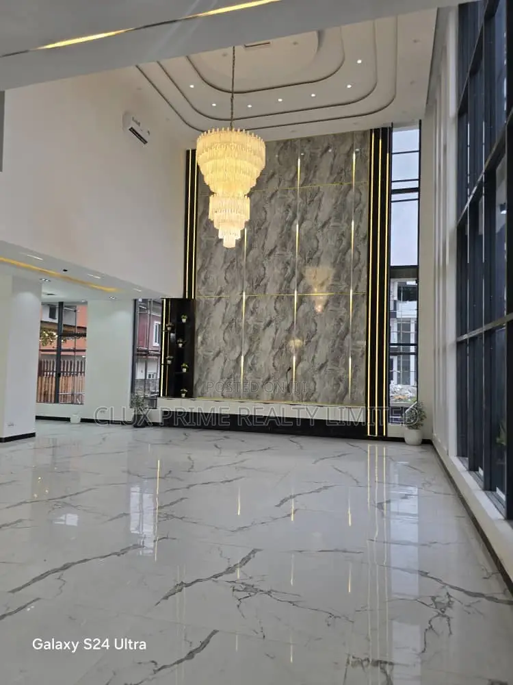 5bdrm Duplex in Lekki for sale
