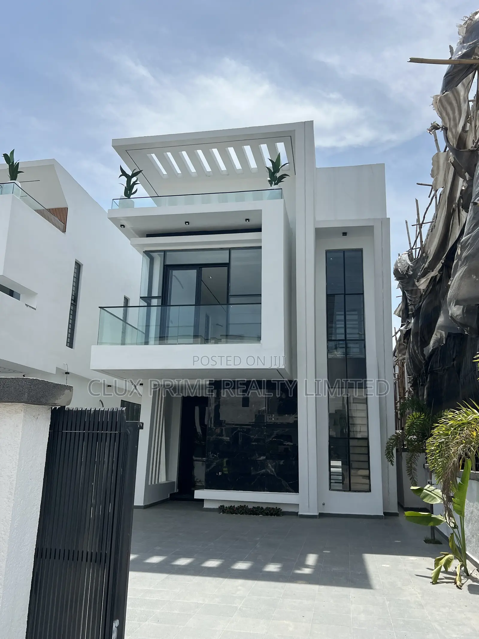 5bdrm Duplex in Lekki for sale