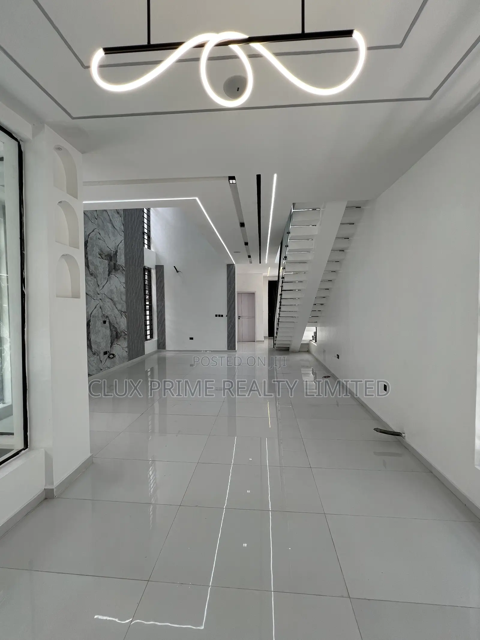 5bdrm Duplex in Lekki for sale