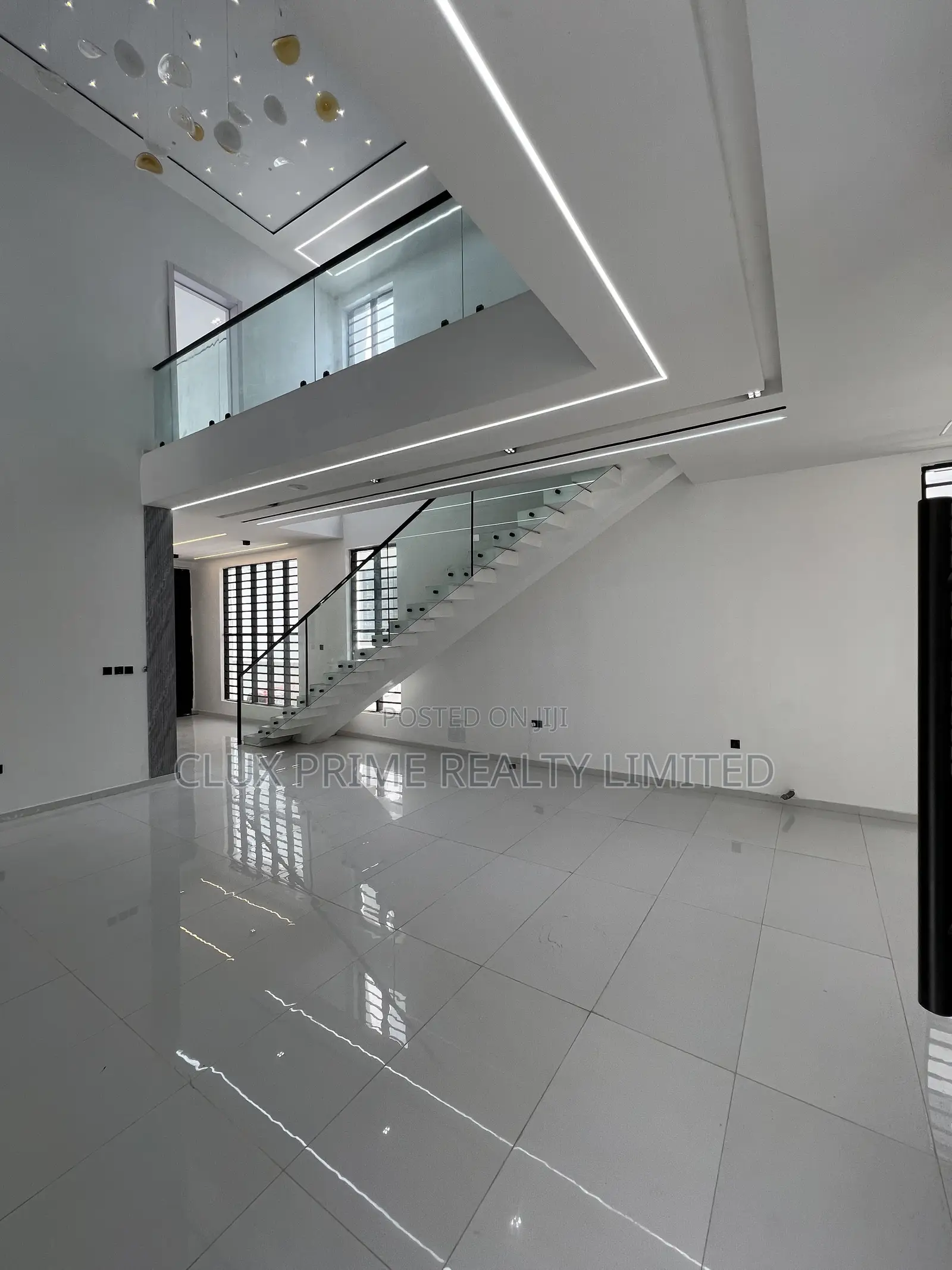 5bdrm Duplex in Lekki for sale