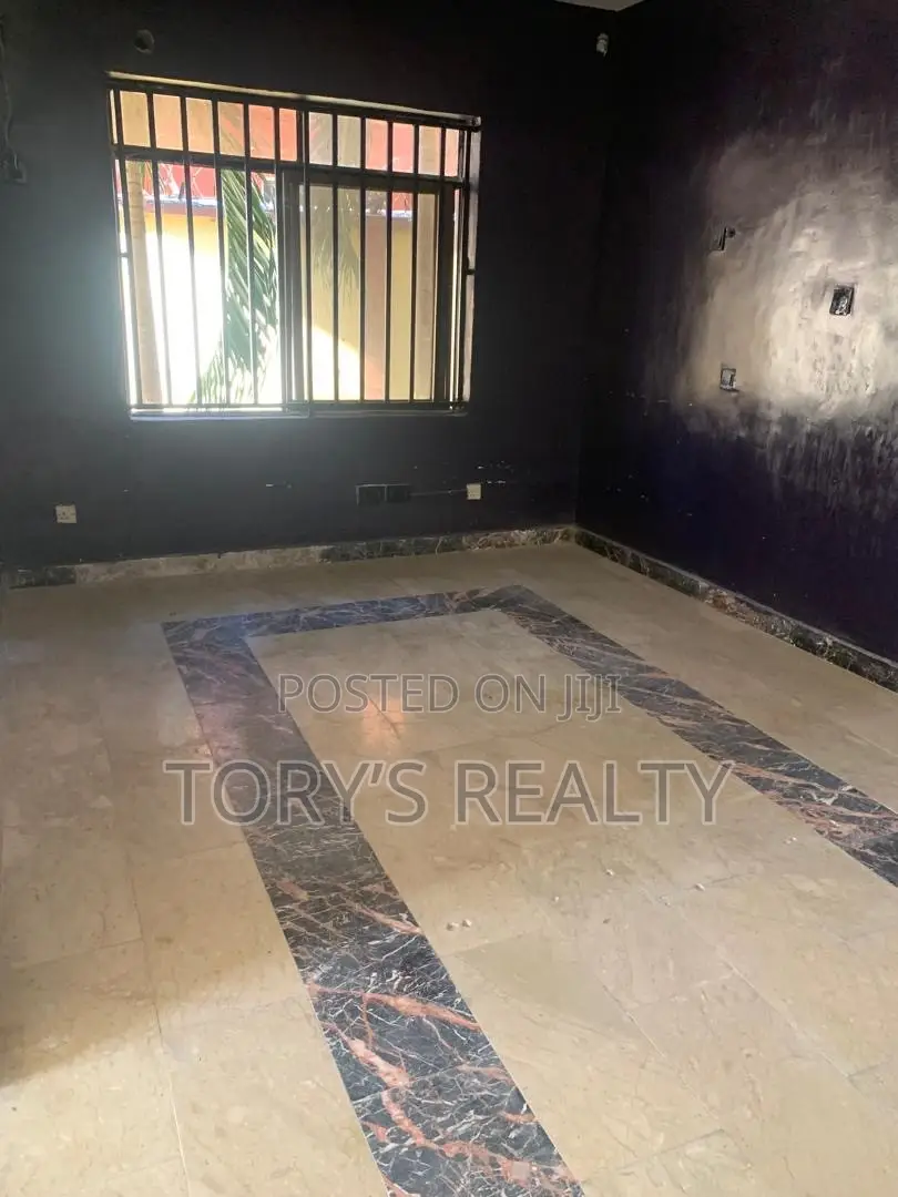Exquisite 5 Bedroom Semi-Detached Duplex With 2 BQS
