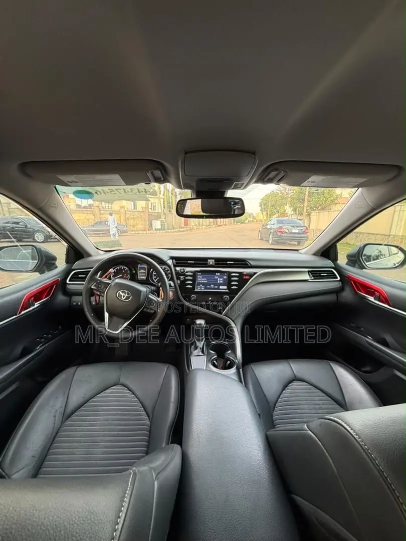 Toyota Camry 2018 Gray