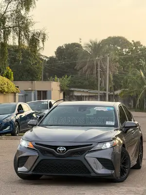 Toyota Camry 2018 Gray