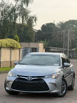 Toyota Camry SE 4dr Sedan (2.5L 4cyl 6A) 2015 Silver