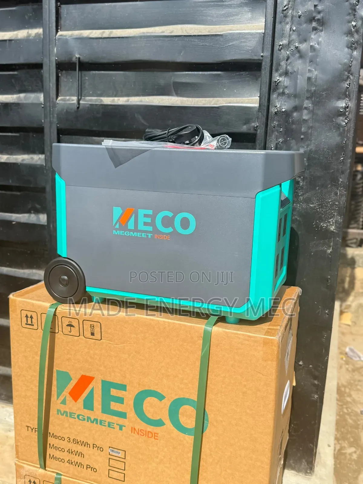 MECO 4kWh Pro Portable Solar Generator – 2200W | LiFePO4 Battery