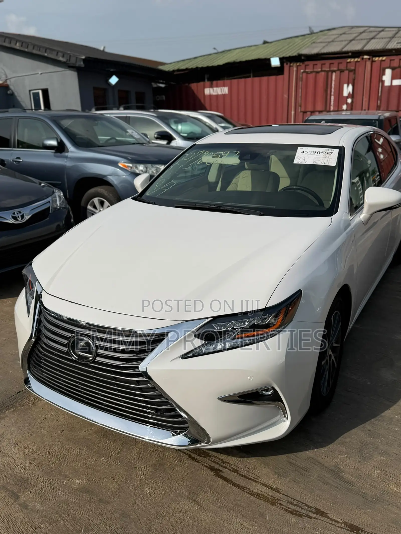 Lexus ES 2018 White