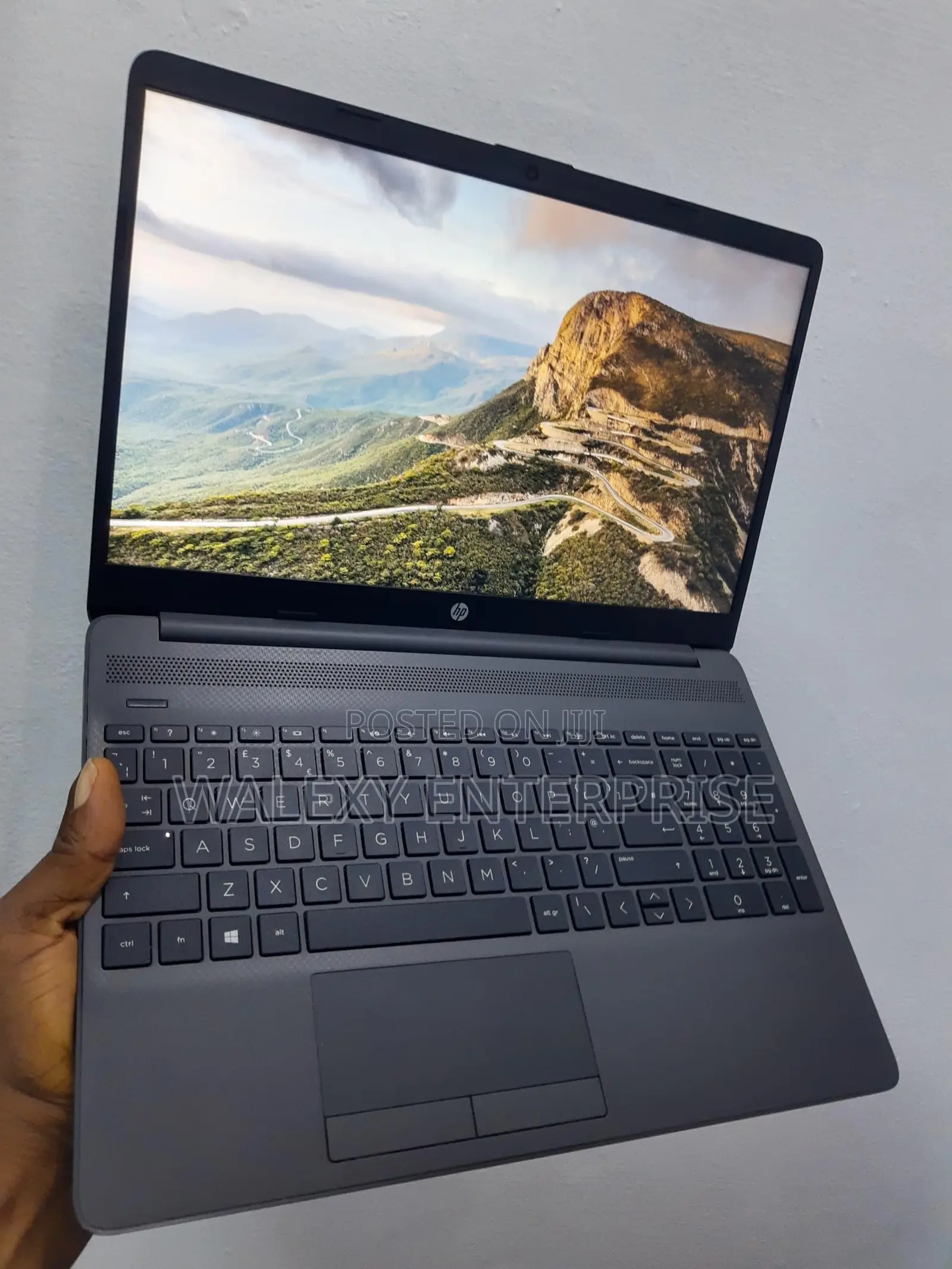 Laptop HP 255 G8 8GB AMD Ryzen 5 SSD 256GB