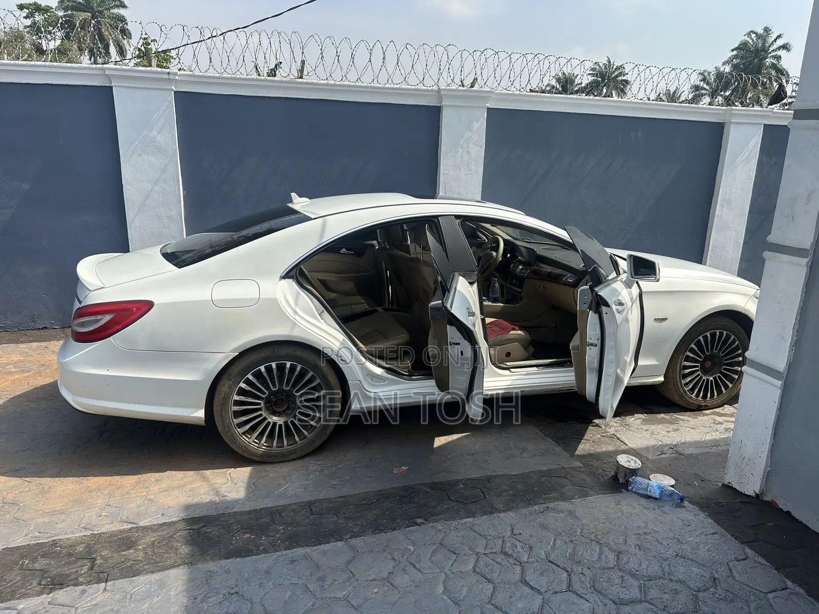 Mercedes-Benz CLS 550 2012 White