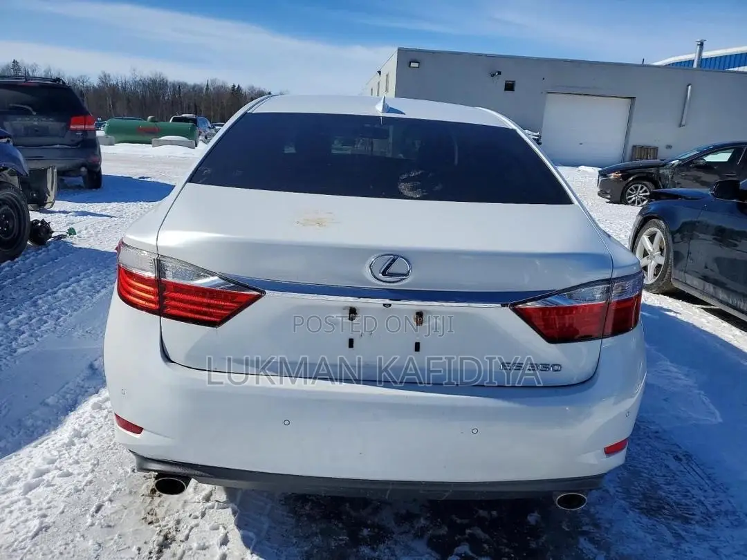 Lexus ES 2015 White