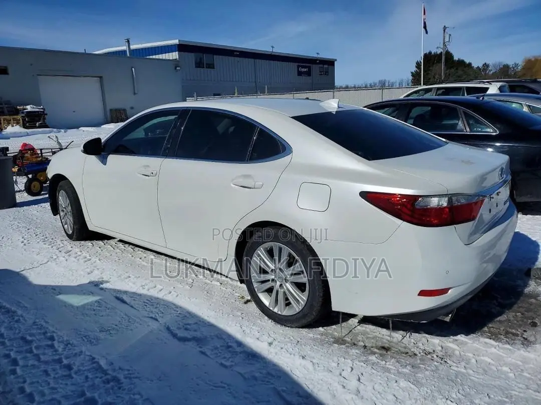 Lexus ES 2015 White