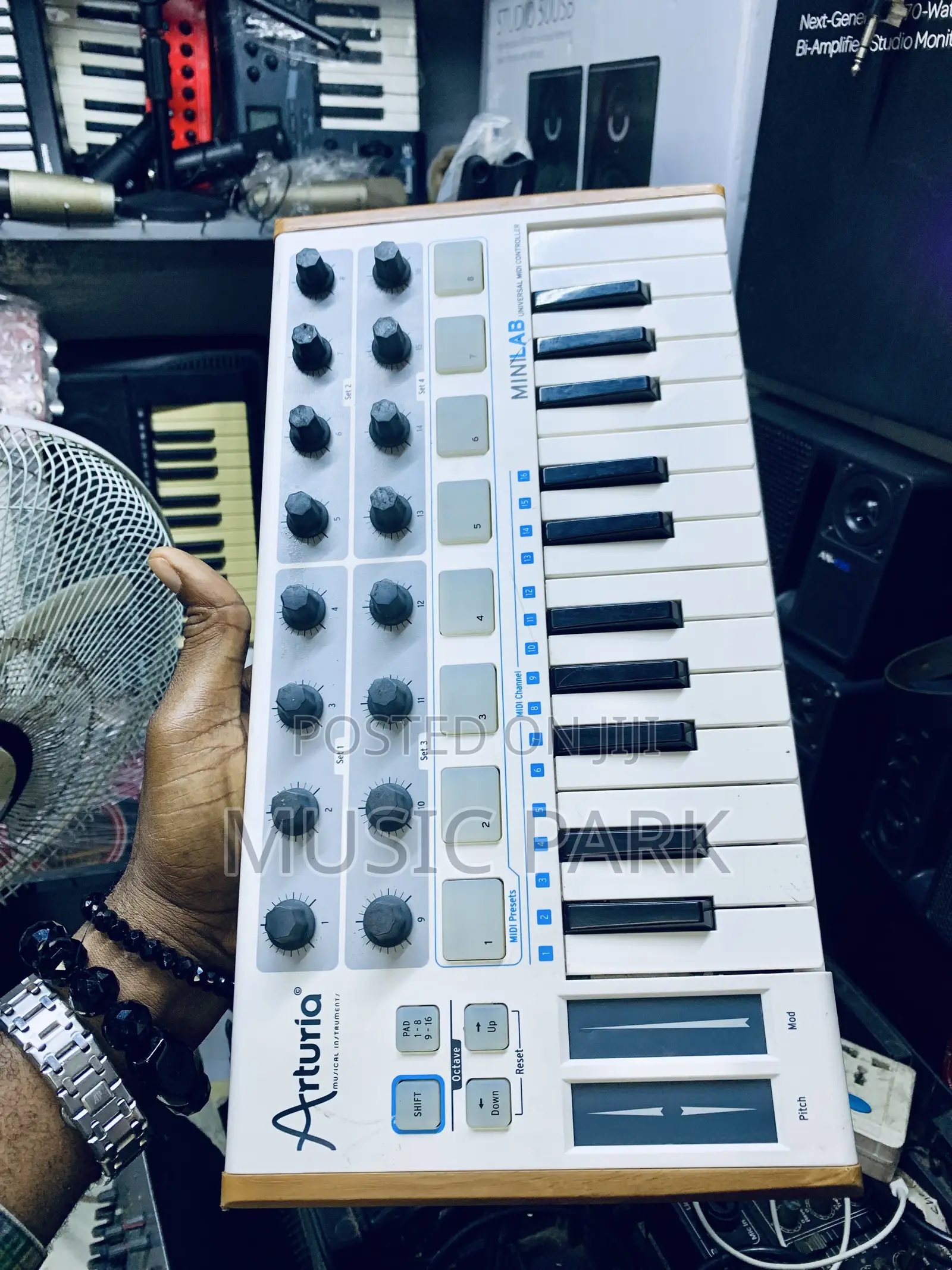 Clean UK Used Arturia MiniLab MkII MIDI Keyboard Controller (25 Keys)