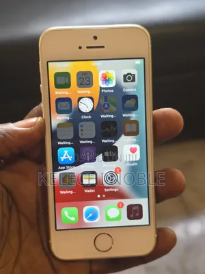 Apple iPhone SE 32 GB Gold