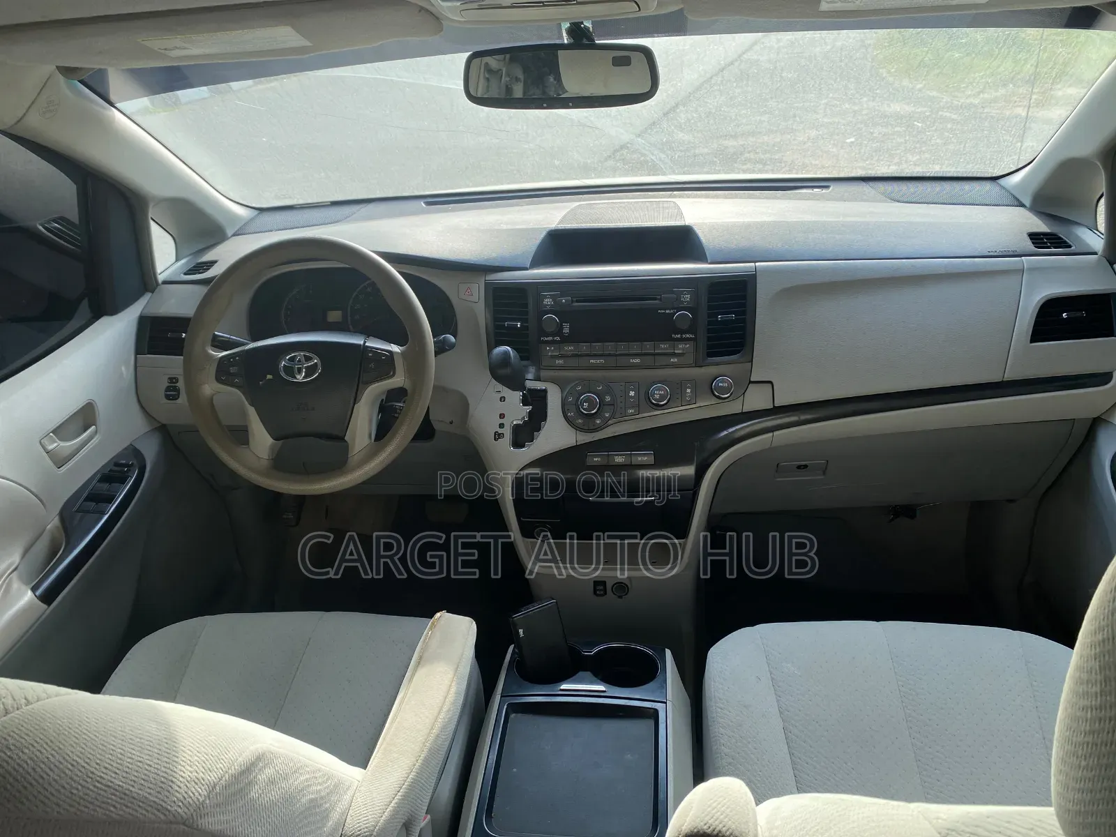 Toyota Sienna LE 7 Passenger 2011 Black