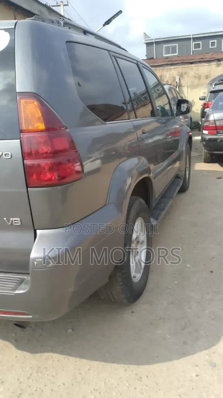 Lexus GX 470 Sport Utility 2005 Gray