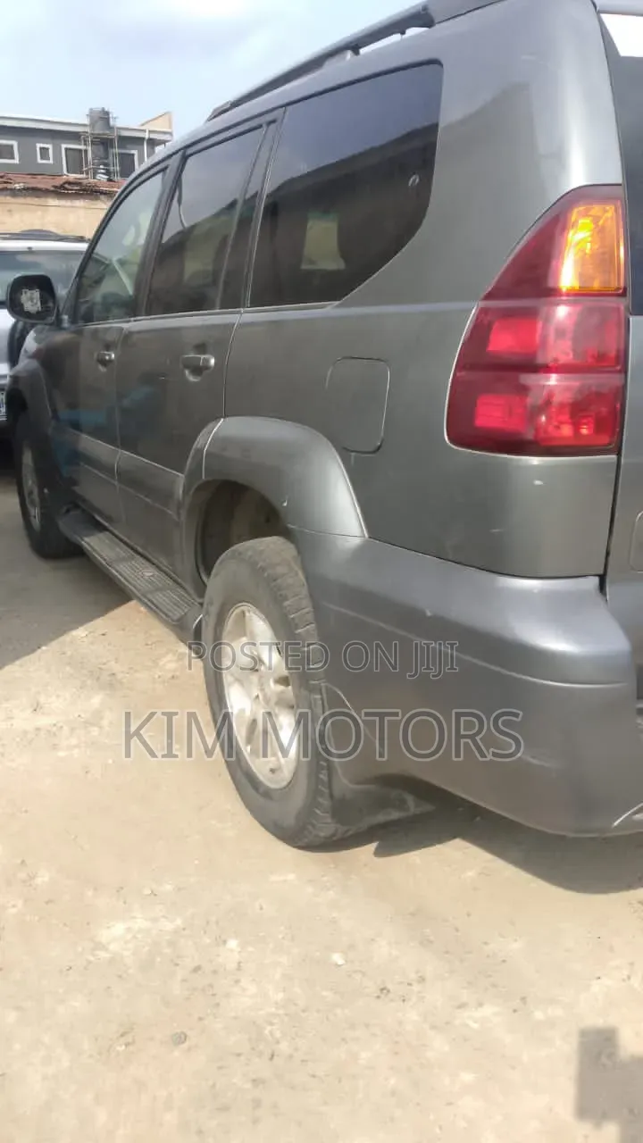 Lexus GX 470 Sport Utility 2005 Gray