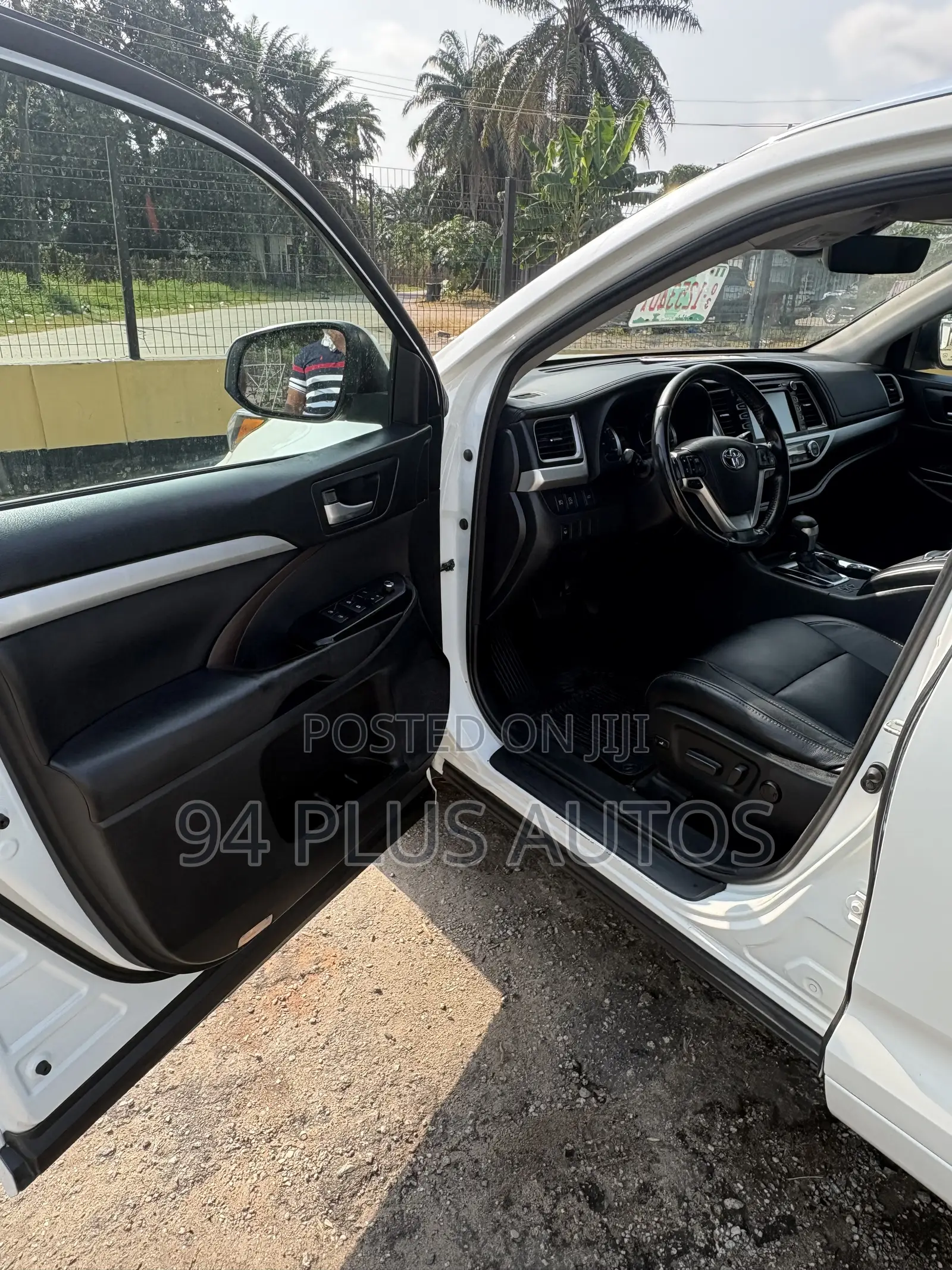 Toyota Highlander XLE 4x4 V6 (3.5L 6cyl 8A) 2018 White