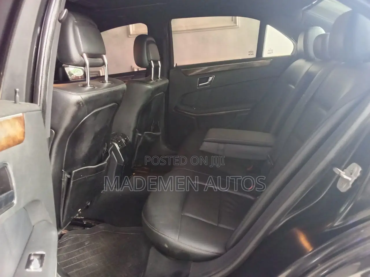 Mercedes-Benz E350 Base 4Matic Sedan AWD (3.5L 6cyl 7A) 2010 Black
