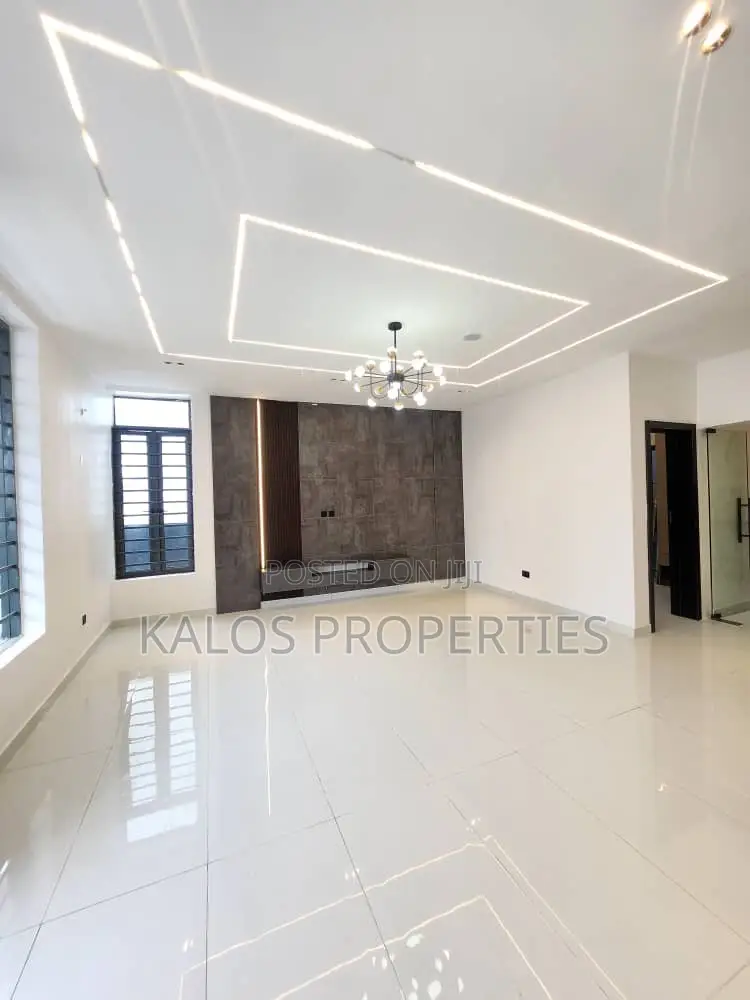 4bdrm Duplex in Ado / Ajah for sale