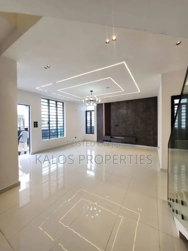 4bdrm Duplex in Ado / Ajah for sale