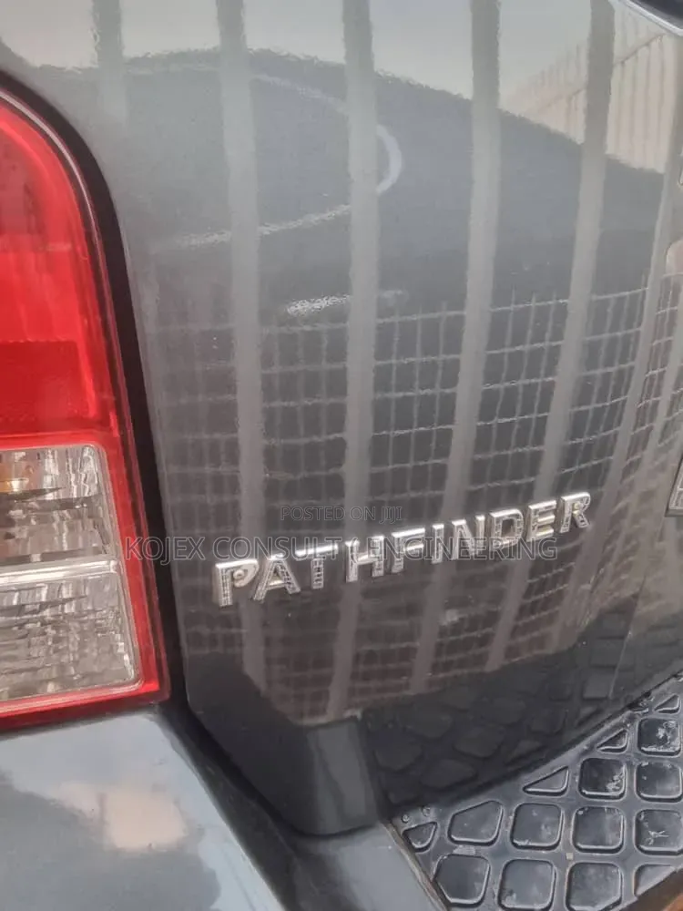 Nissan Pathfinder S 2010 Gray