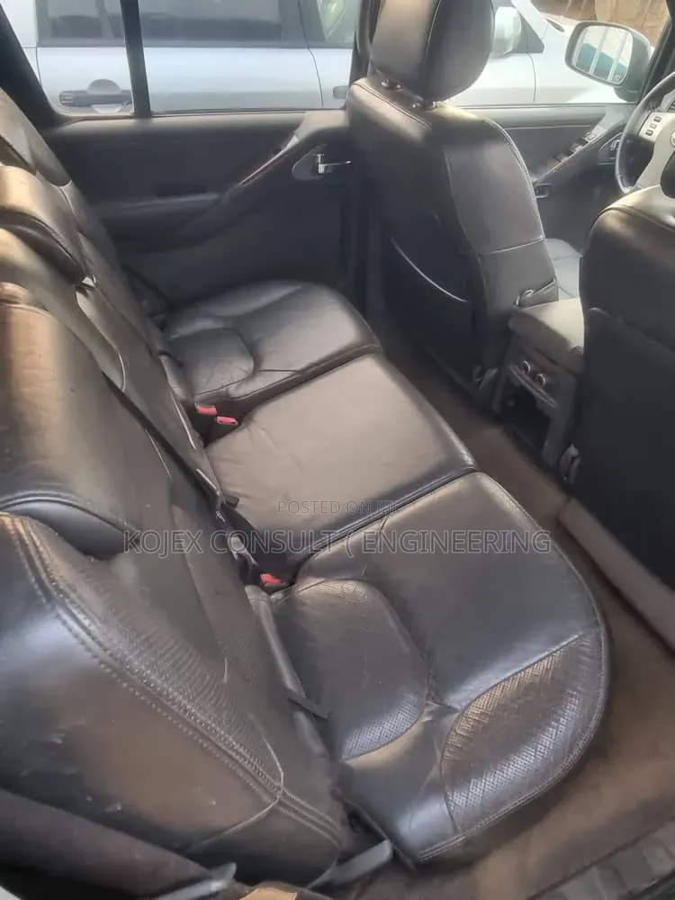 Nissan Pathfinder S 2010 Gray