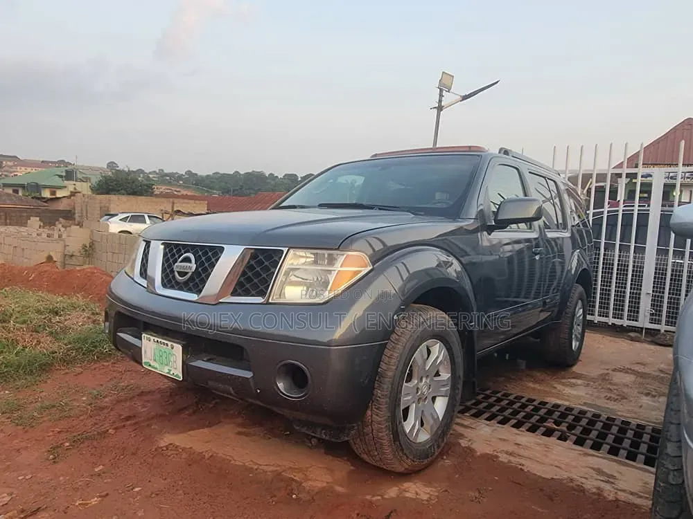 Nissan Pathfinder S 2010 Gray