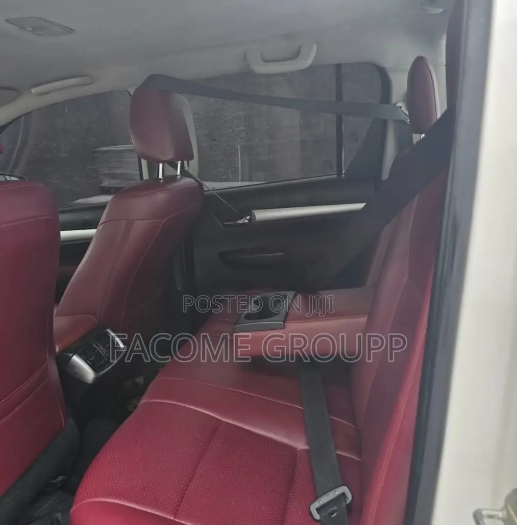 Toyota Hilux 2019 White