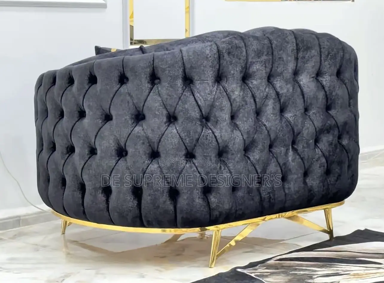 Set of Tufted Chair