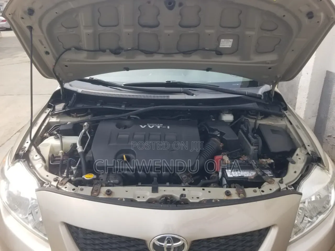 Toyota Corolla 2010 Gold