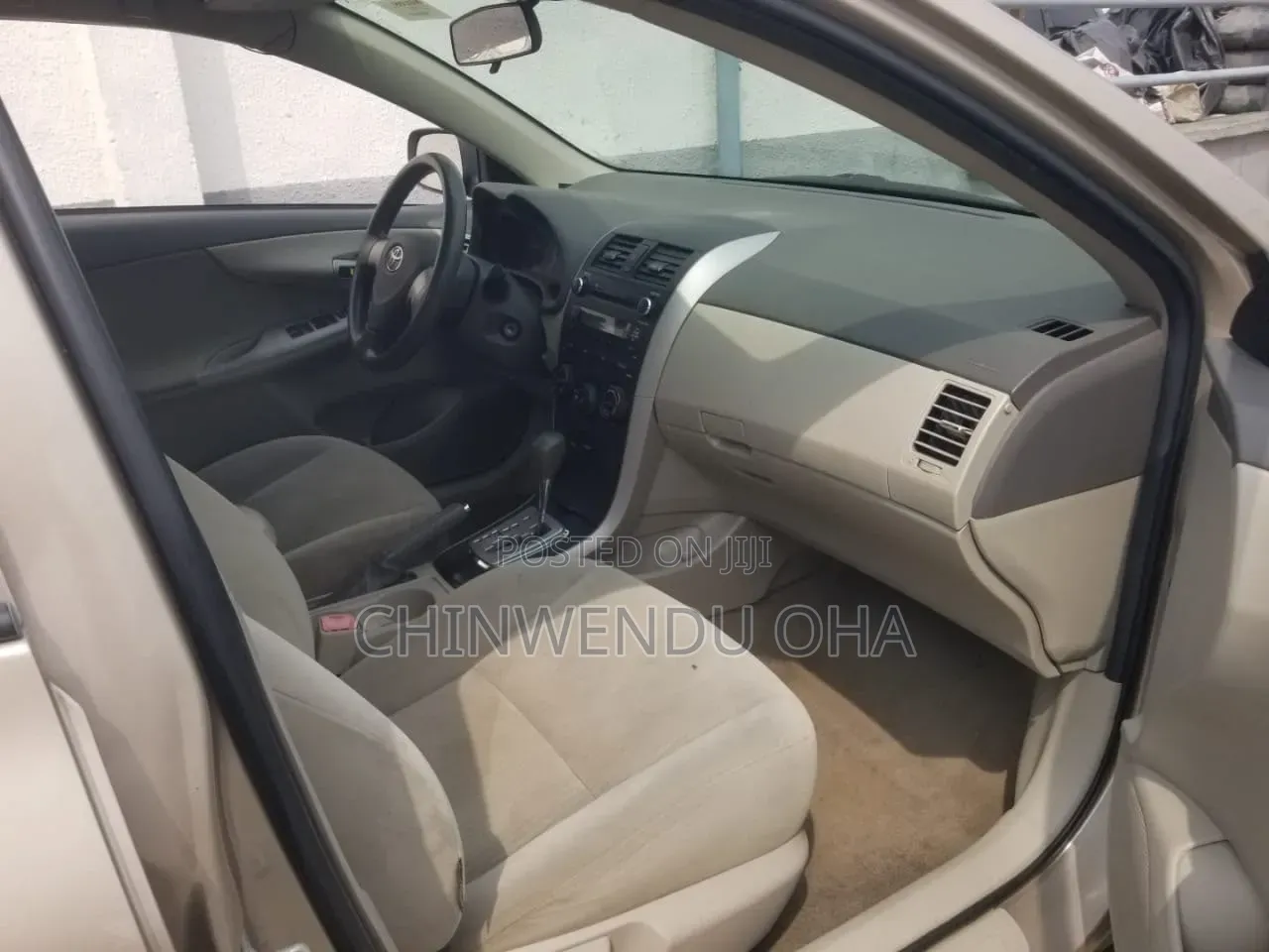 Toyota Corolla 2010 Gold