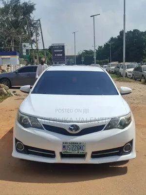 Toyota Camry SE 4dr Sedan (2.5L 4cyl 6A) 2013 White