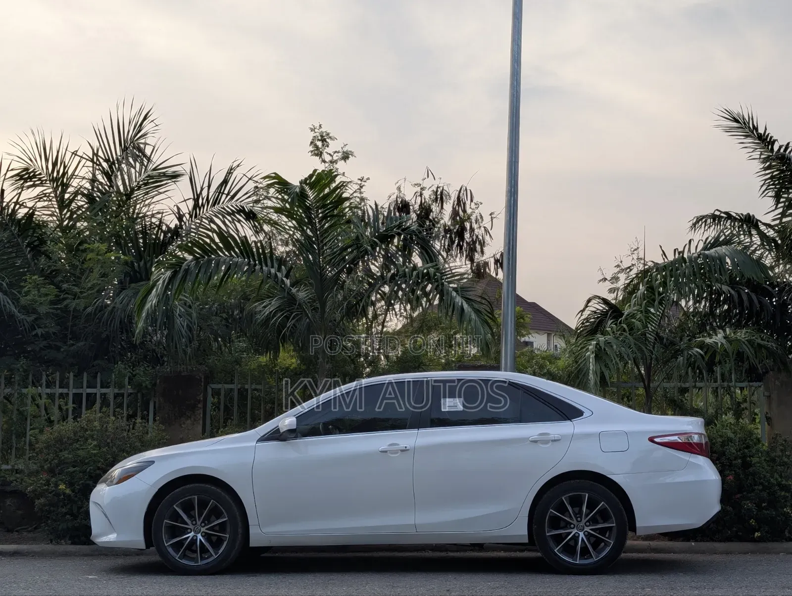 Toyota Camry 2017 White