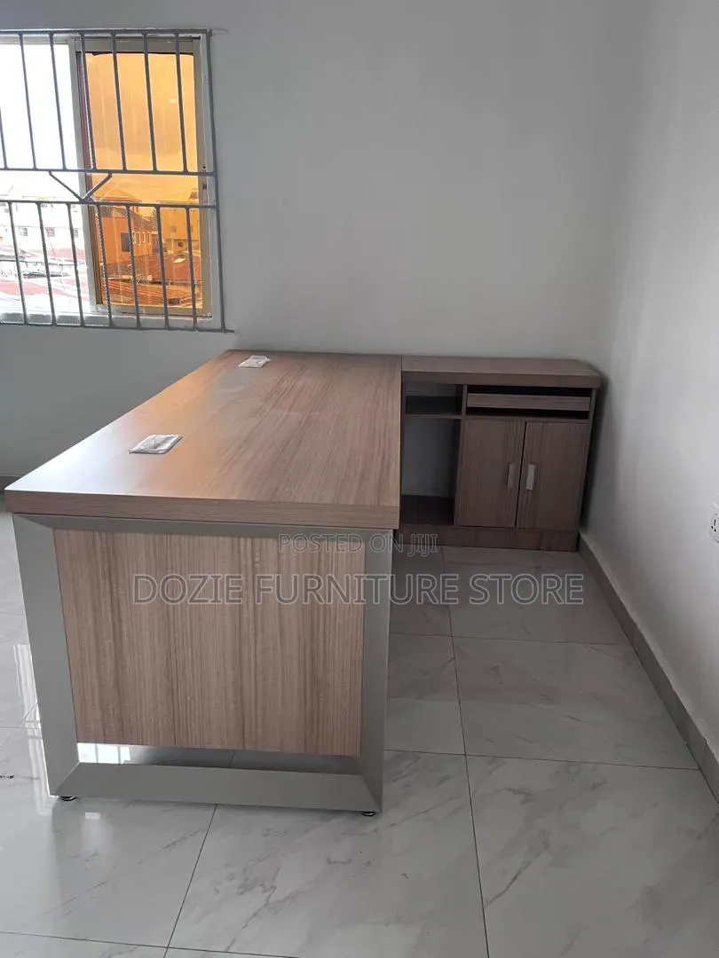 Premium Executive Office Table