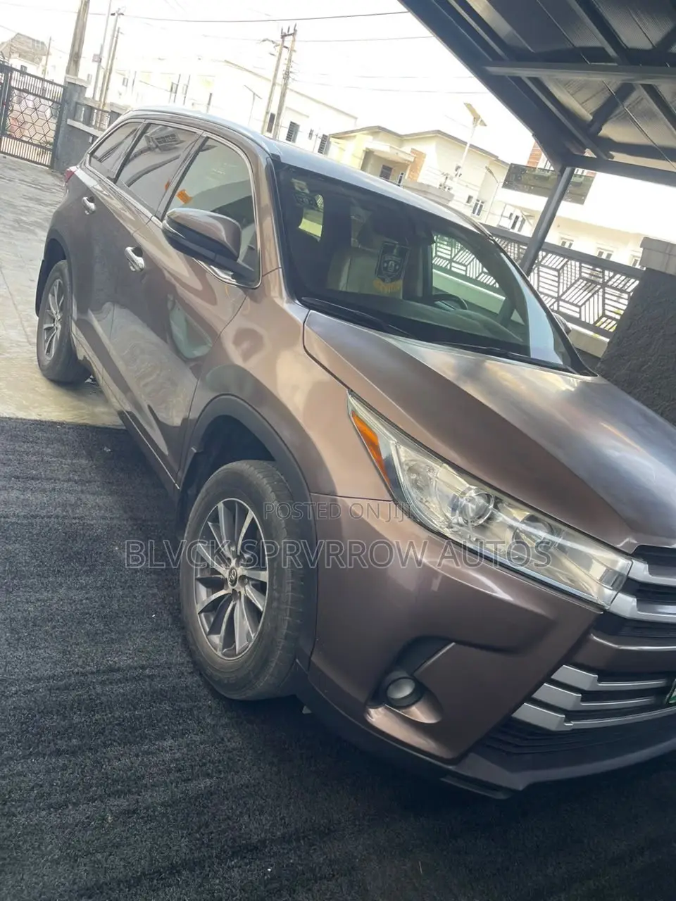 Toyota Highlander XLE 4x4 V6 (3.5L 6cyl 8A) 2018 Brown