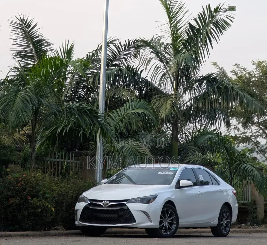 Toyota Camry 2017 White