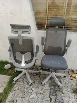 Modern Office Chair With Smooth Swivel Function