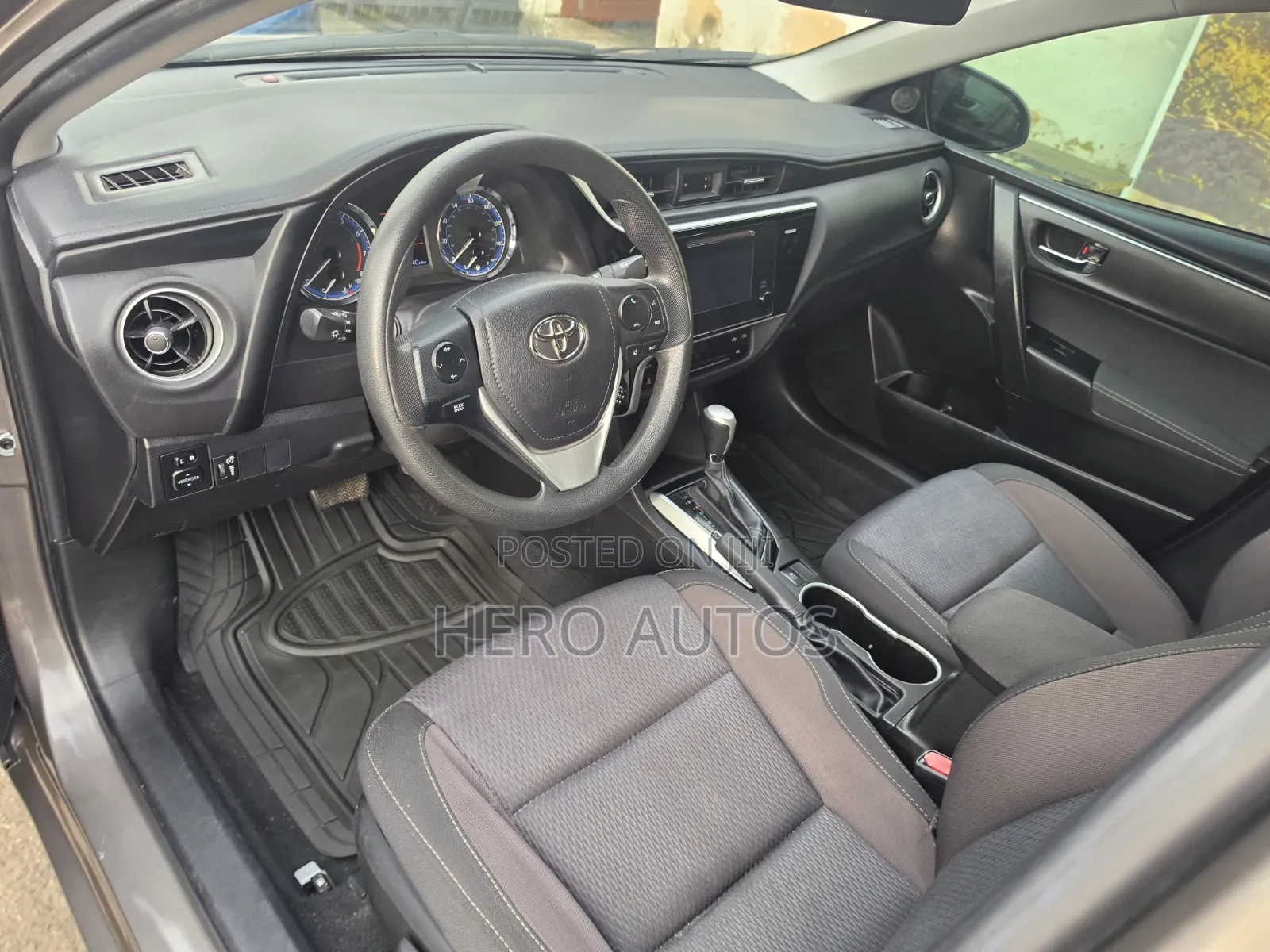 Toyota Corolla LE ECO 4dr Sedan (1.8L 4cyl CVT) 2017 Gray