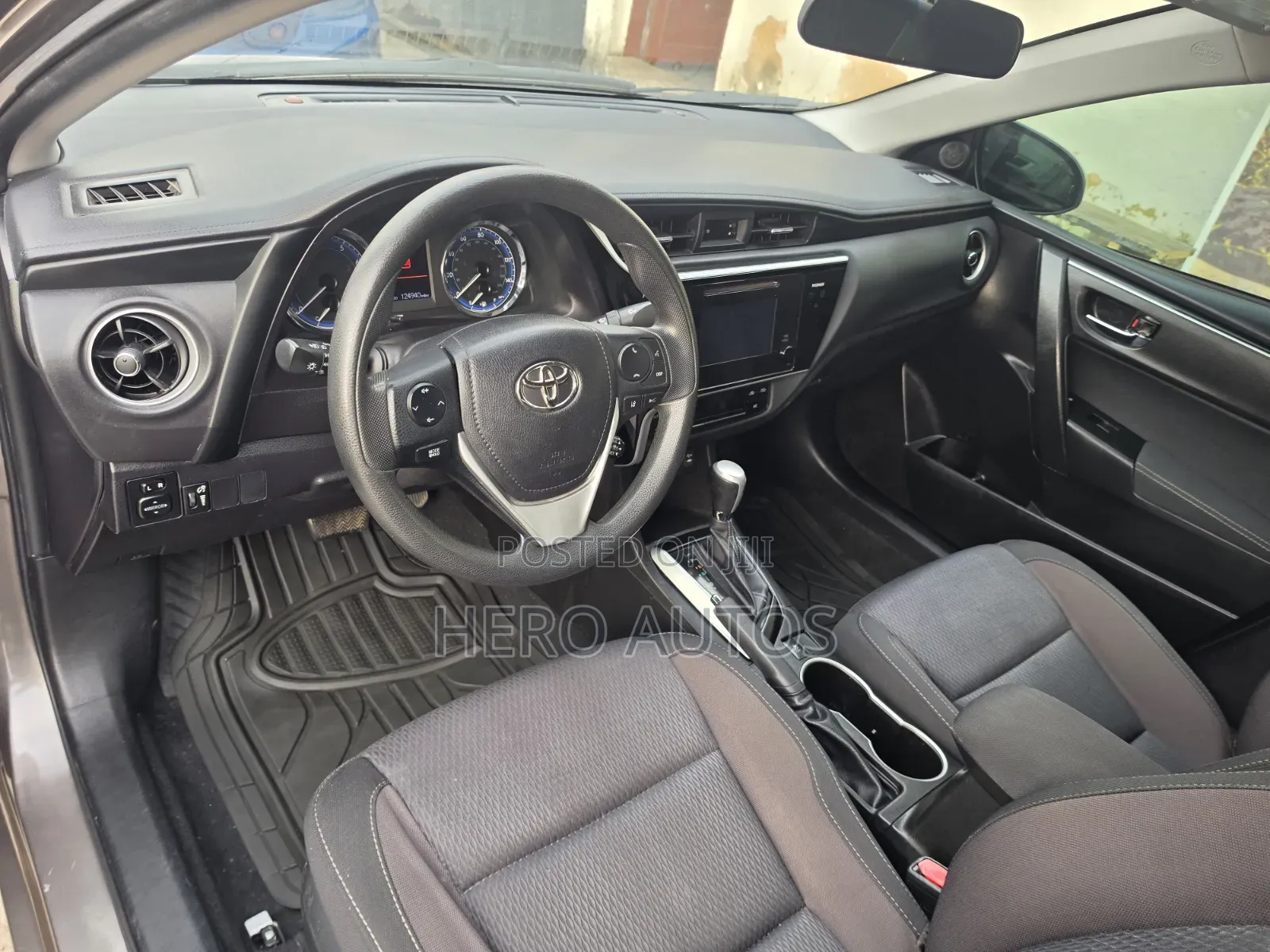 Toyota Corolla LE ECO 4dr Sedan (1.8L 4cyl CVT) 2017 Gray