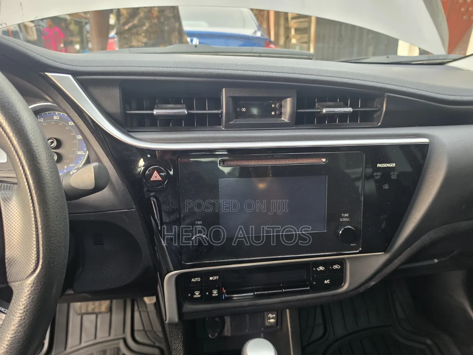 Toyota Corolla LE ECO 4dr Sedan (1.8L 4cyl CVT) 2017 Gray