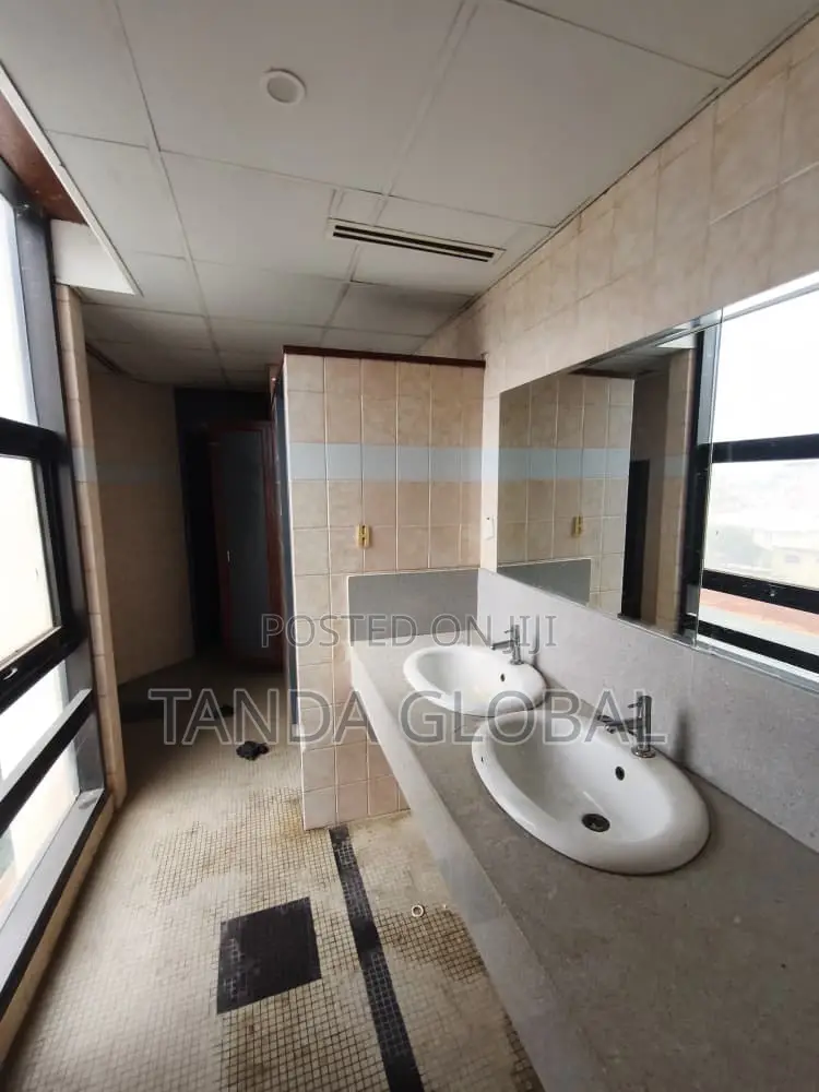 350sqm Commercial Space for Lease