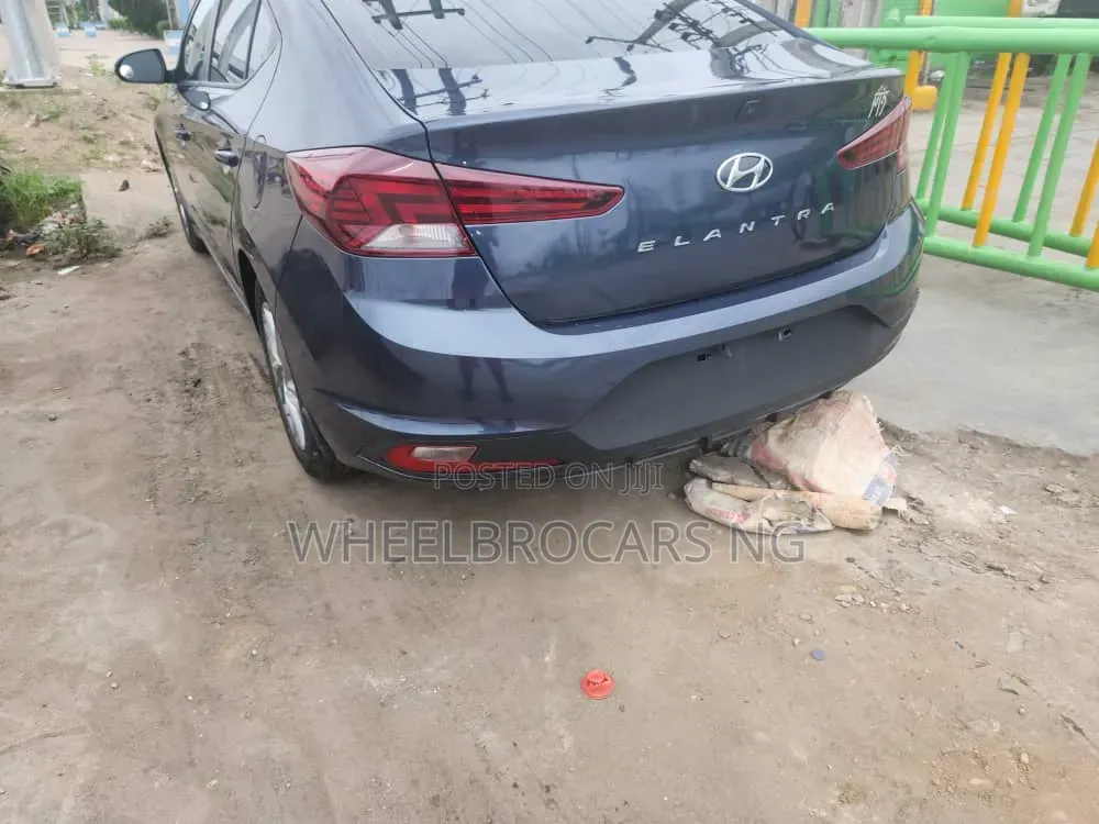 Hyundai Elantra 2020 Blue