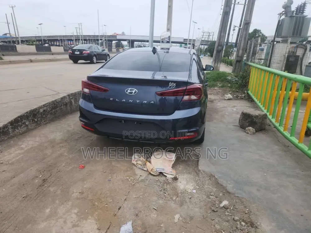 Hyundai Elantra 2020 Blue