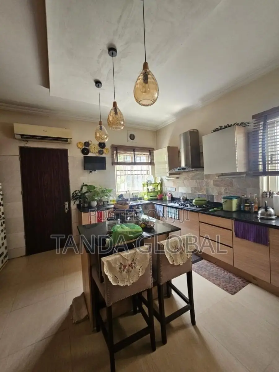 5bdrm Duplex in Ikeja GRA for sale
