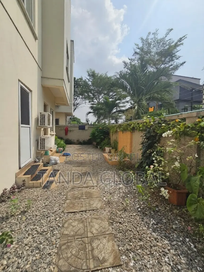 5bdrm Duplex in Ikeja GRA for sale