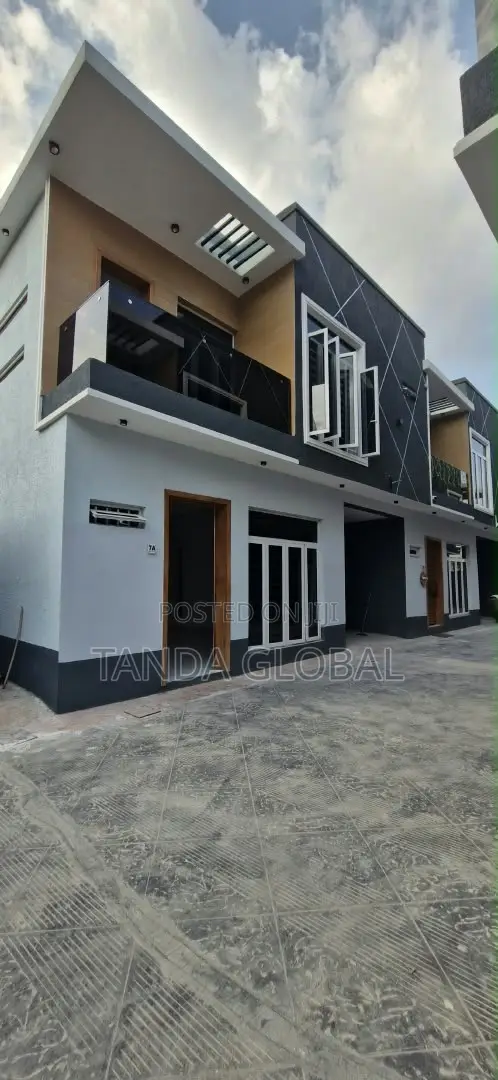 4bdrm Duplex in Opebi for sale