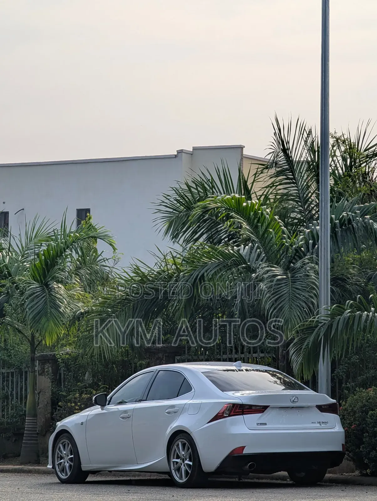 Lexus IS 300 AWD 2016 White
