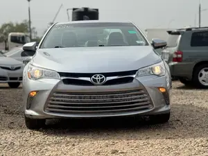 Toyota Camry XLE 4dr Sedan (3.5L 6cyl 6A) 2015 Silver