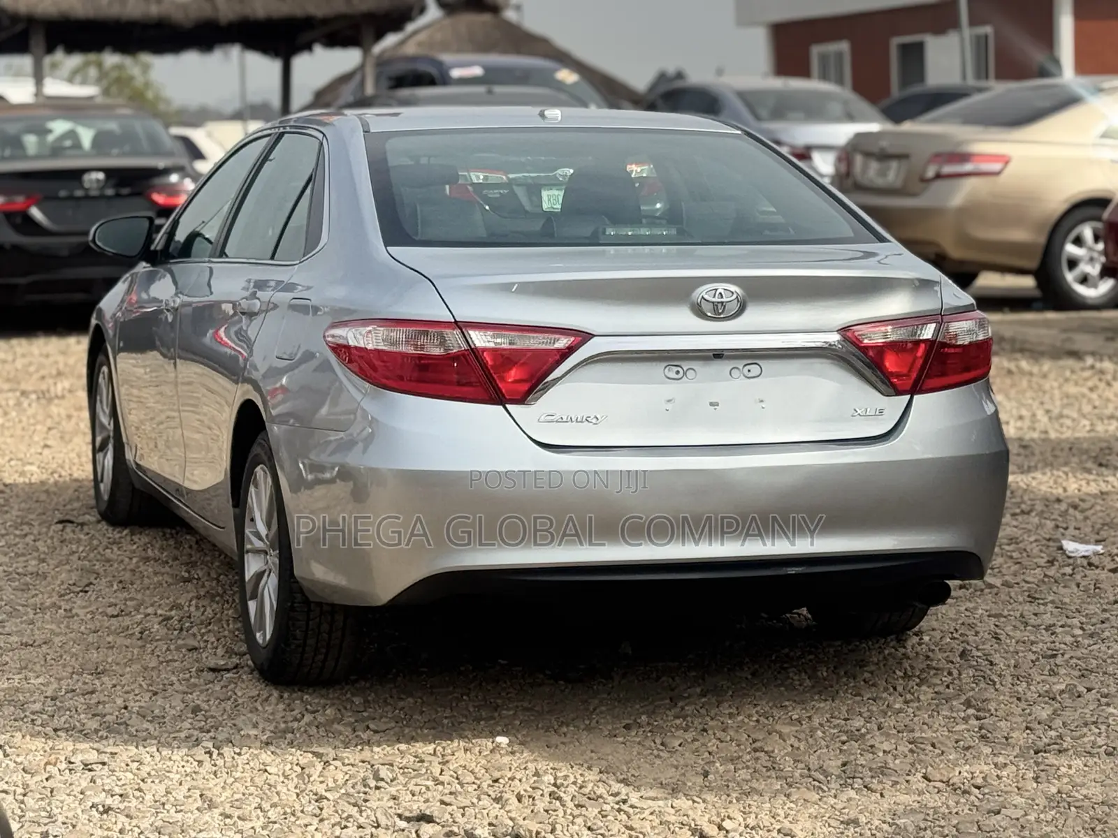 Toyota Camry XLE 4dr Sedan (3.5L 6cyl 6A) 2015 Silver
