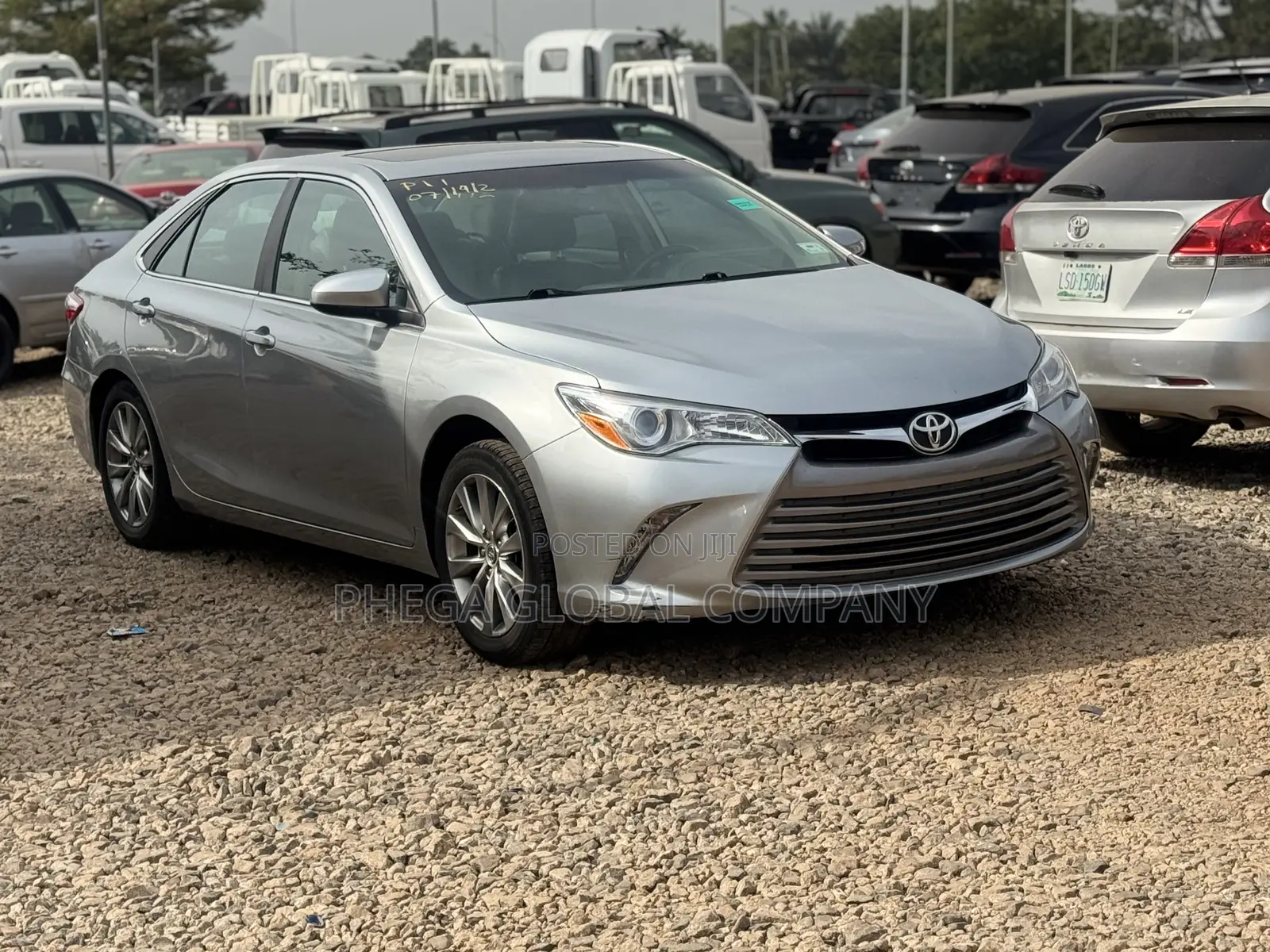 Toyota Camry XLE 4dr Sedan (3.5L 6cyl 6A) 2015 Silver