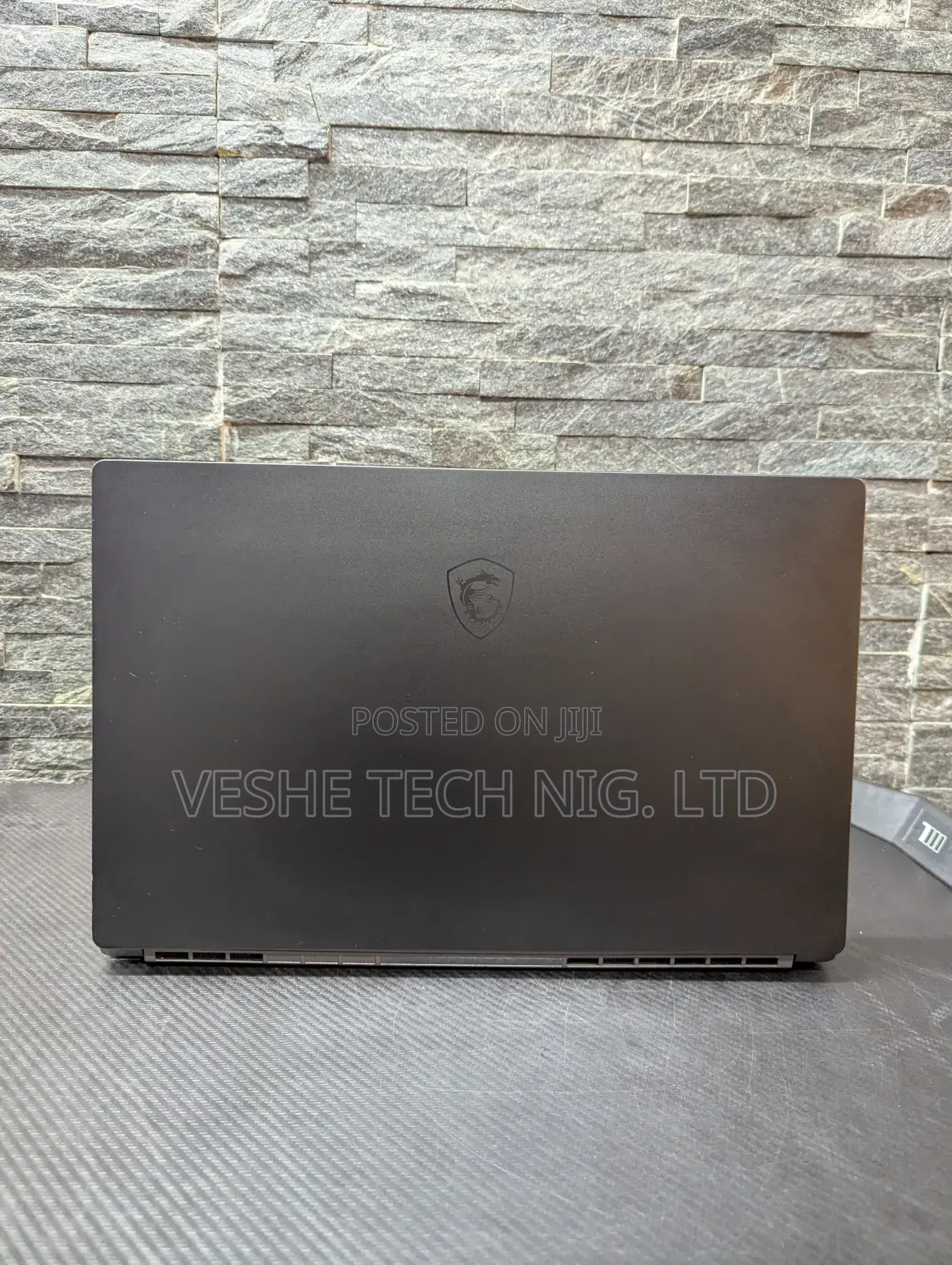 Laptop MSI Creator 17 B11UE-224 48GB Intel Core i9 SSD 1T